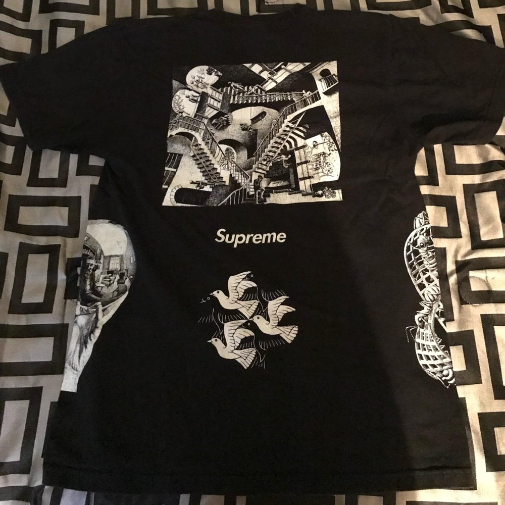 Supreme T-Shirt Size Large RARE